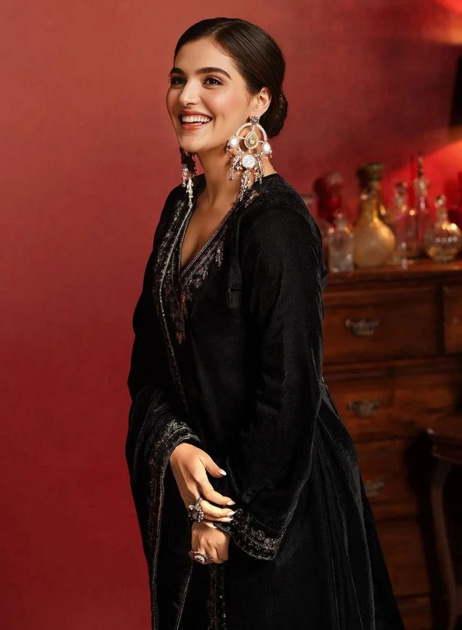 ISHIN Women'S Black Velvet Self Design Full Length Palazzo Kurta Set