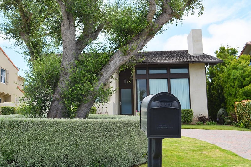 Architectural Mailboxes 8760B-10 Carlisle Postmount Mailbox, Medium, Black - Image 2
