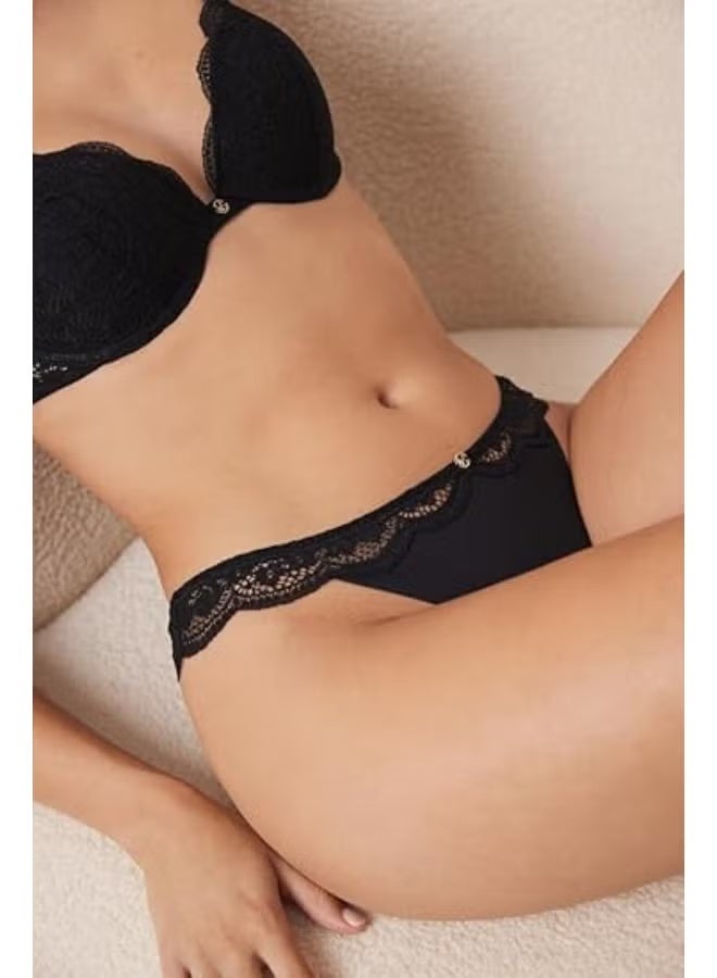 Hanady Women's thin microfiber panties with soft lace details – lightweight design with comfortable stitching – suitable for everyday wear and all occasions - Image 2