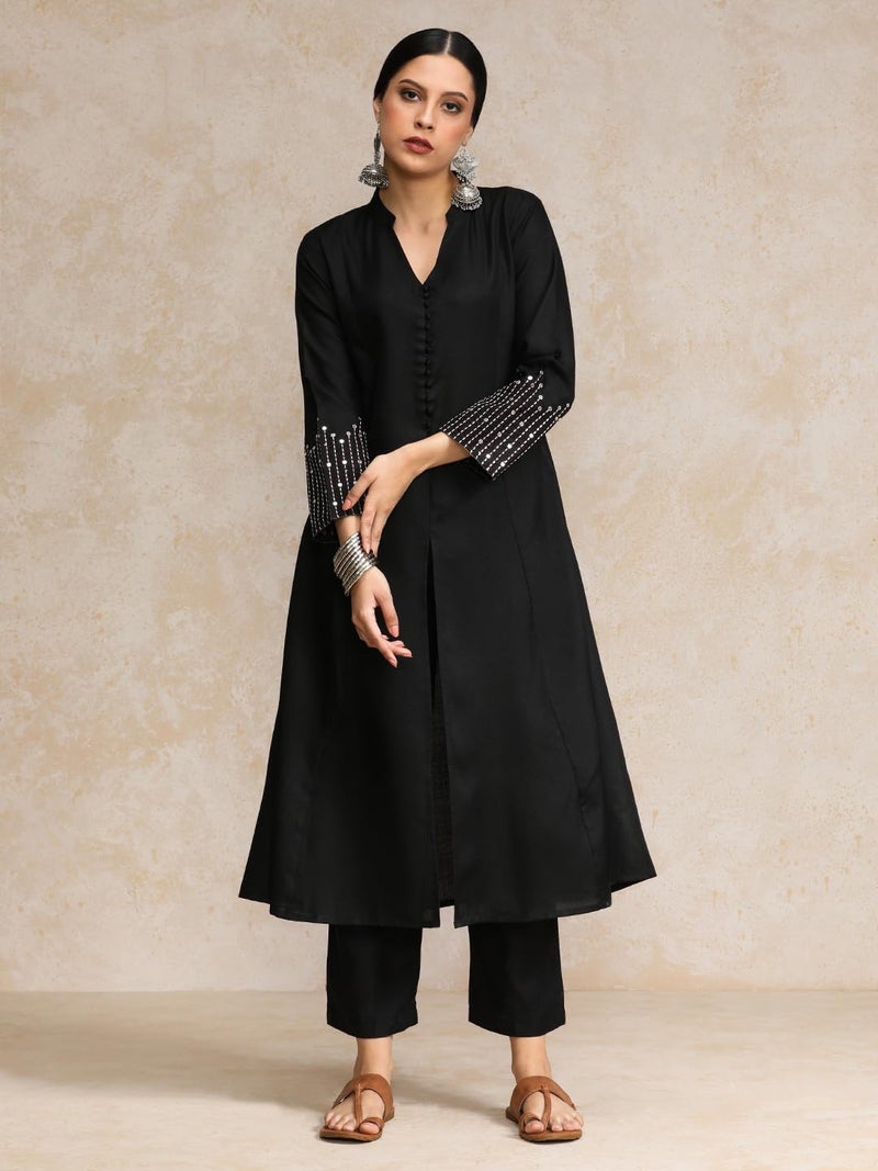 Varanga Black Mandarin Witn V Neck Anarkali Front Slit Detailing With Trouser - Image 2