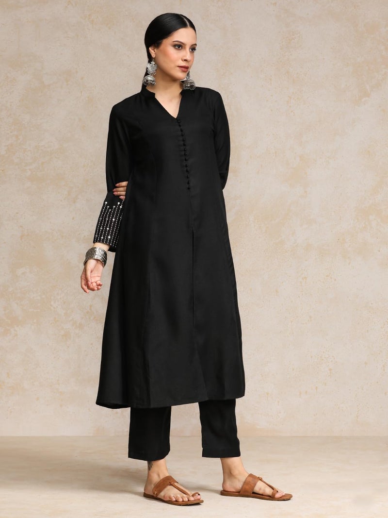 Varanga Black Mandarin Witn V Neck Anarkali Front Slit Detailing With Trouser - Image 3