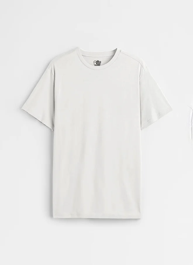 The Souled Store  The Souled Store Men Regular Fit Solid White T-Shirt  | Best Price UAE