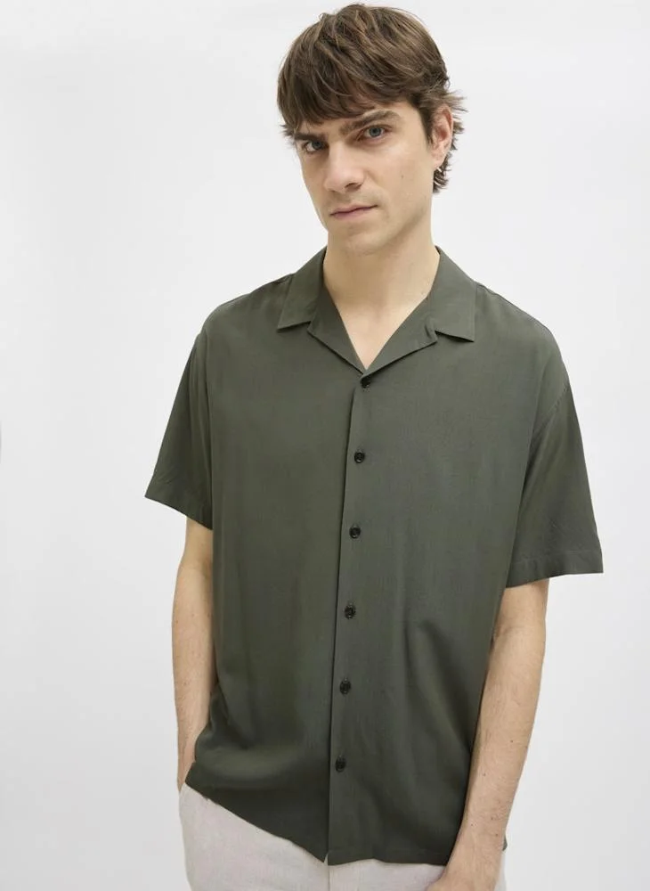 JJ Rebel Jrebwater Resort Relaxed Shirt