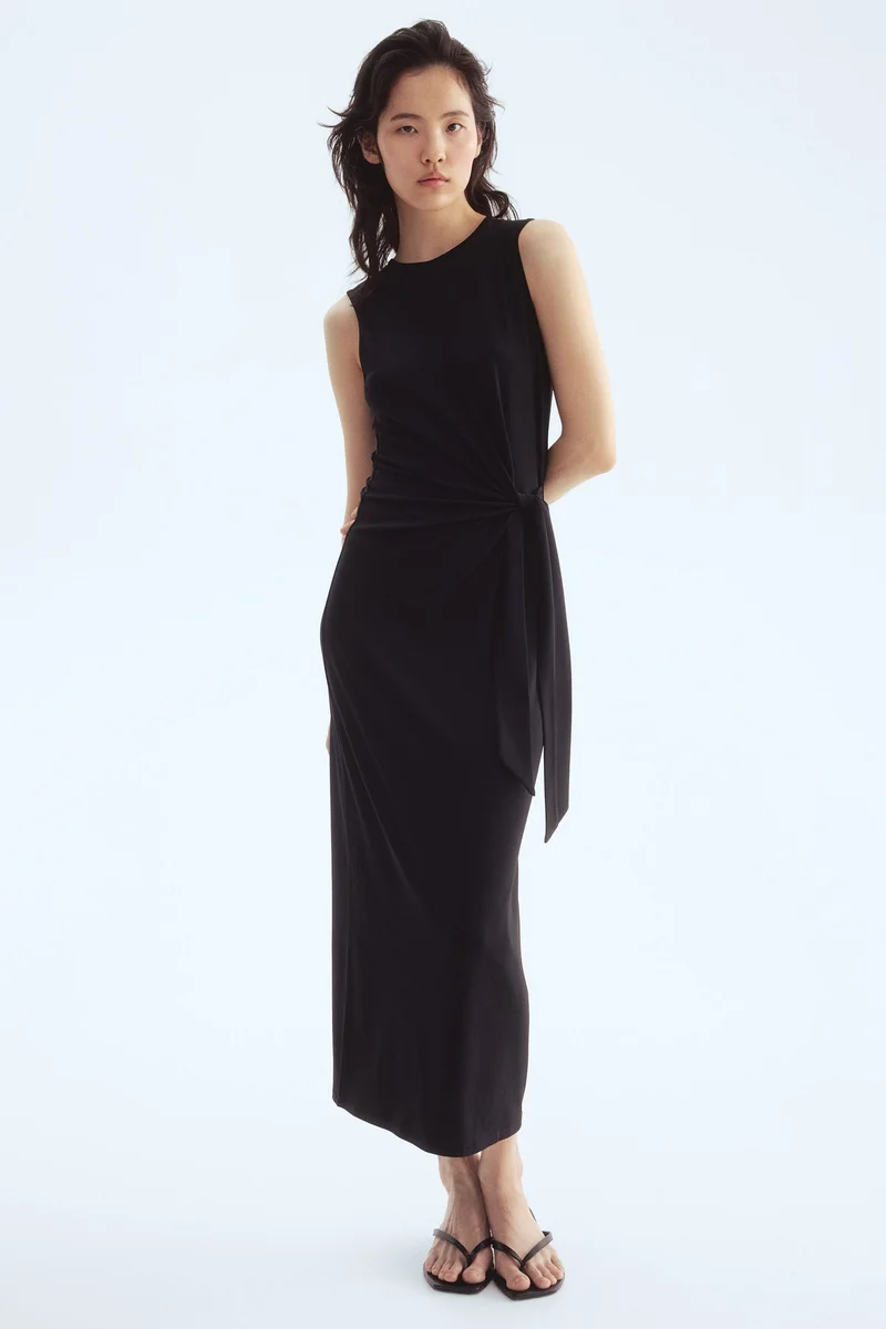 اتش اند ام فستان بتفاصيل معقودة