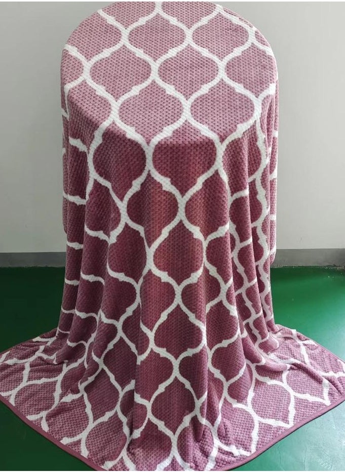 T G H - Super Soft Flannel Plush Throw Blanket - Pineapple Checked, Single Size (160x220 cm) for Bed and Sofa, Cozy and Comfortable - Image 1