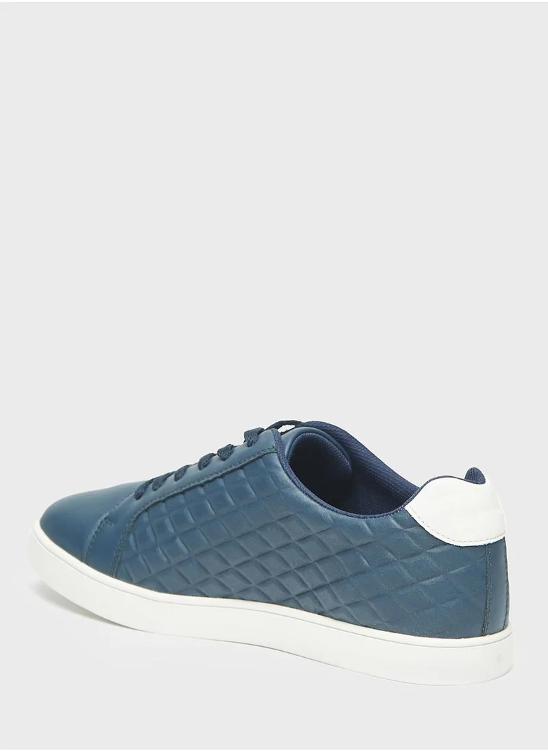 لي كوبر Lace Up Low Top Sneakers