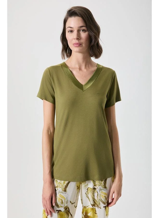 Penye Mood Satin‑collared pajama set.