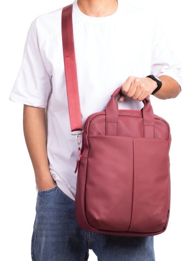 ايه ار سابلاي Ar Hybrid Bag من Arij Bags | شنطة متعددة الاستخدام للجنسين بخامة مقاومة للمياه، 3 طرق للحمل، جيب لابتوب وتابلت، مساحة واسعة للاستخدام اليومي والسفر (40 × 30 × 10 سم) (بورجندي) - Image 3