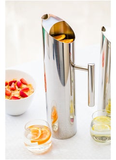 Restaurantware Restaurantware-Met Lux 67 Ounce Modern Water Pitcher, 1 Dent-Resistant Metal Drink Pitcher - With Ice Guard, Built-In Handle, Polished Stainless Steel Water Serving Pitcher, For Water Or Iced Tea,  - Image 4