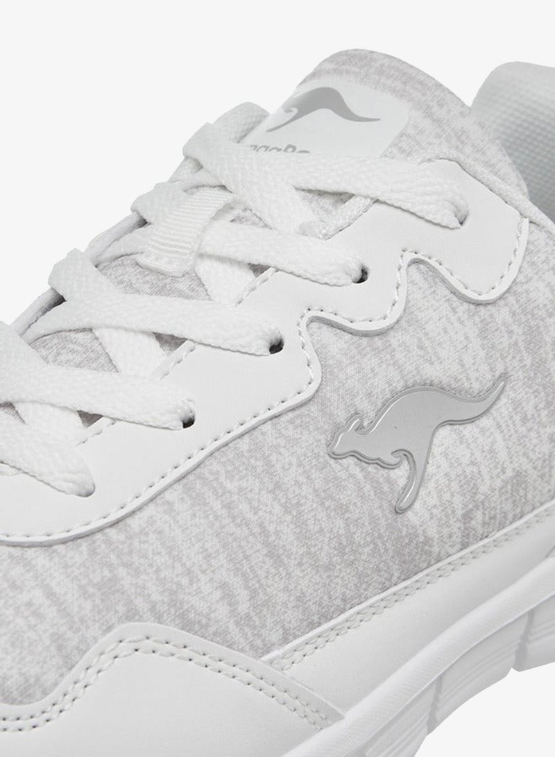 كانغاروس أحذية رياضية نسائية مطرزة بشعار مع إغلاق برباط - Image 4