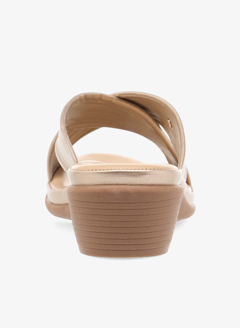 فلورا بيلا من شو إكسبرس صنادل نسائية بحزام متقاطع وكعب بلوك - Image 5