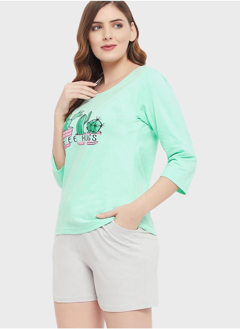 Clovia Round Neck Graphic Top & Pyjama Shorts Set - Image 4