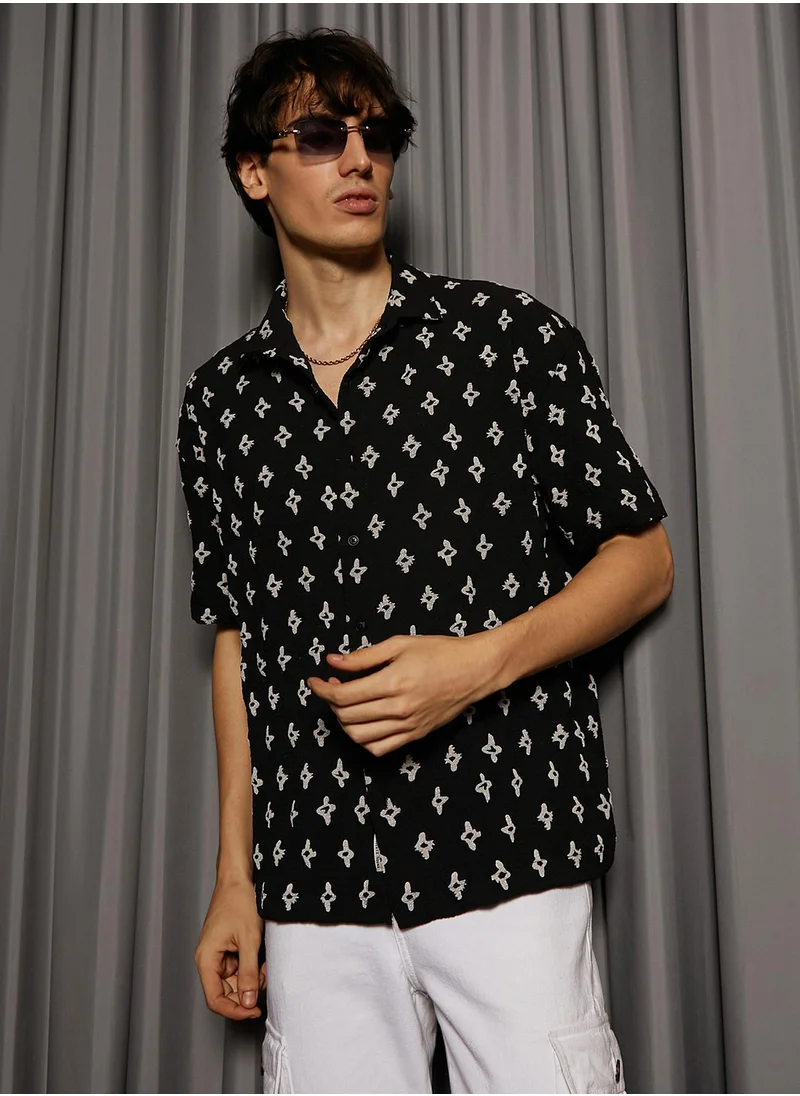 Campus Sutra Men's Midnight Black Floral-Tactile Oversized Shirt