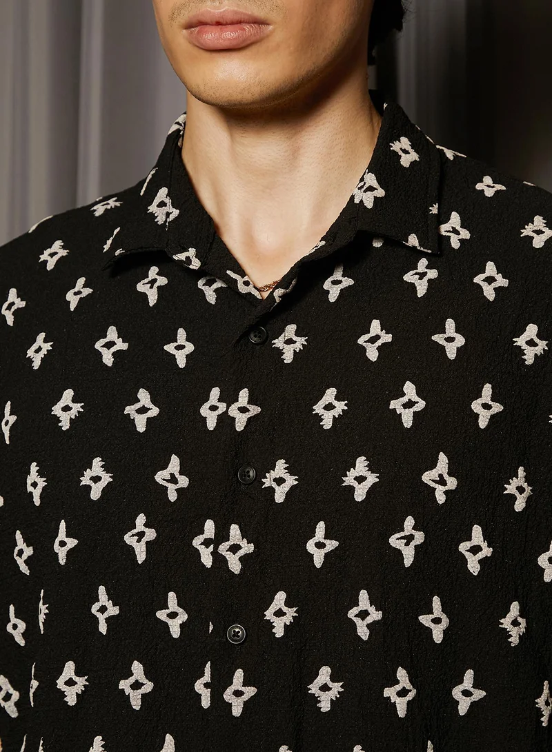 Campus Sutra Men's Midnight Black Floral-Tactile Oversized Shirt