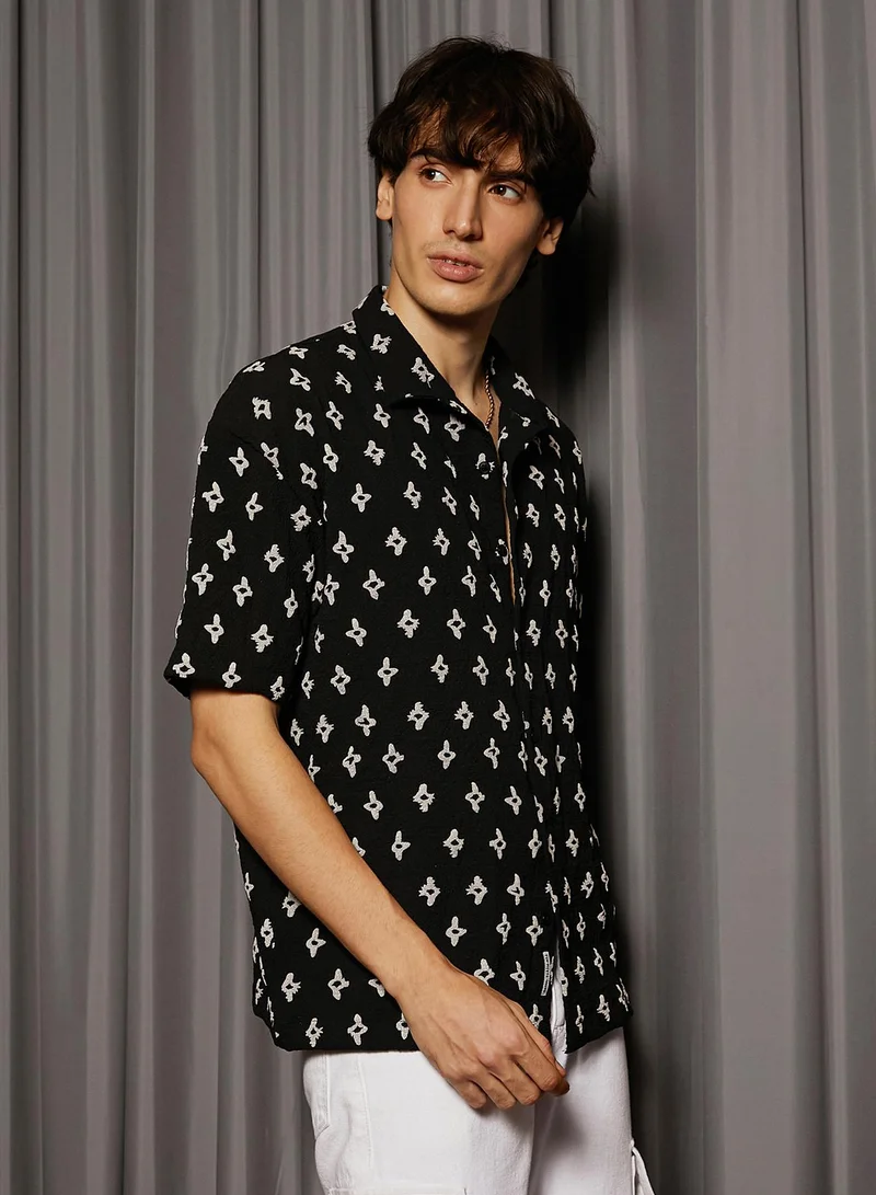 Campus Sutra Men's Midnight Black Floral-Tactile Oversized Shirt