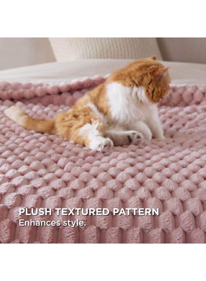 Bedsure Bedsure Cozy Throw Blanket for Couch - Pink Soft Thorw Blankets for Women, Cute Small Fleece Blanket for Girls Gift, 50x60 Inches  - Image 3