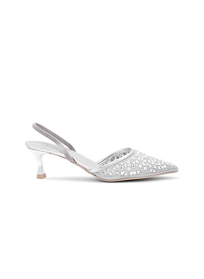 أيقون Classic women's Mary Jane heel Shoes with a secure strap.