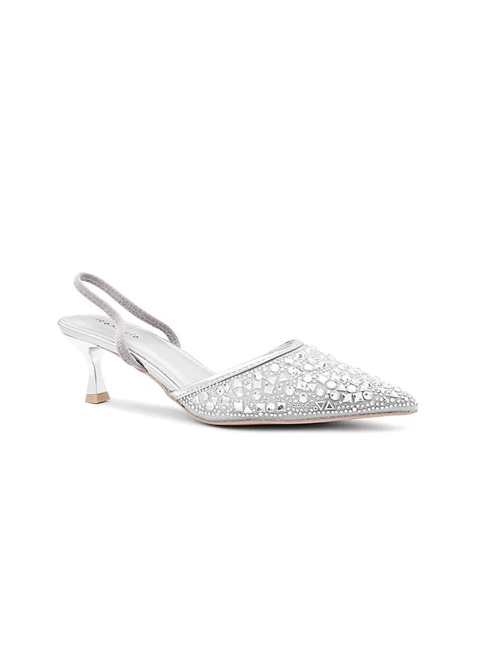 أيقون Classic women's Mary Jane heel Shoes with a secure strap.