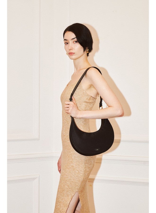 جي دبليو بي حقيبة كارلي سادل للنساء من JW PEI - سوداء - متوسطة الحجم - Image 1