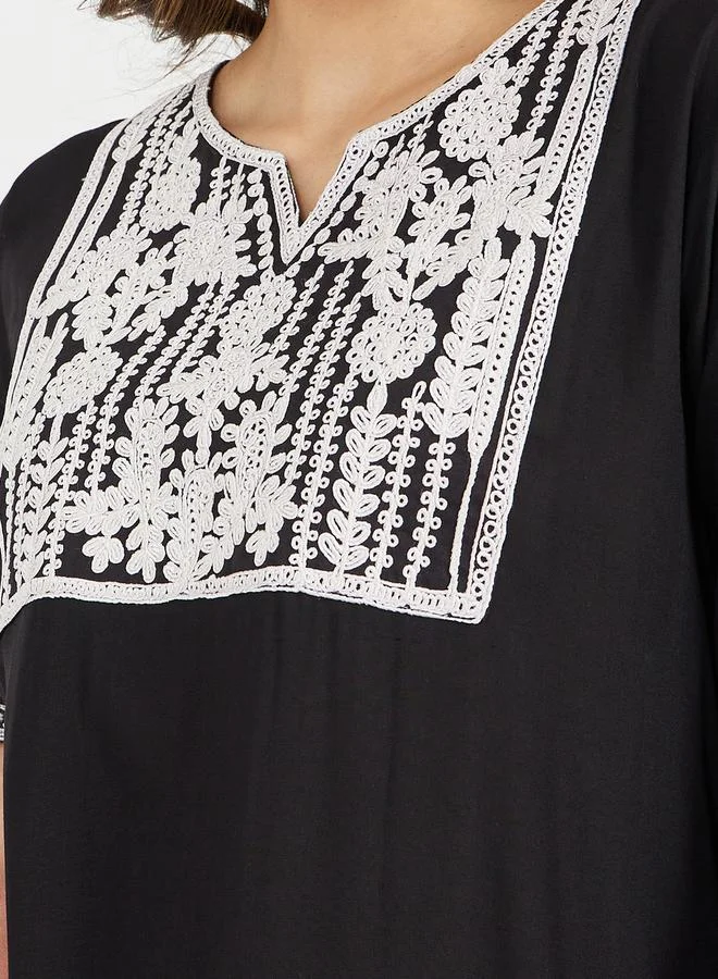 Styli Embroidered Notch Neck A-Line Jalabiya