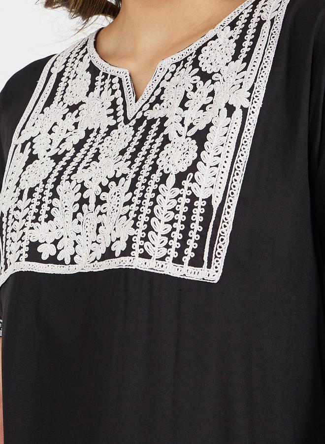 Styli Embroidered Notch Neck A-Line Jalabiya  - Image 4