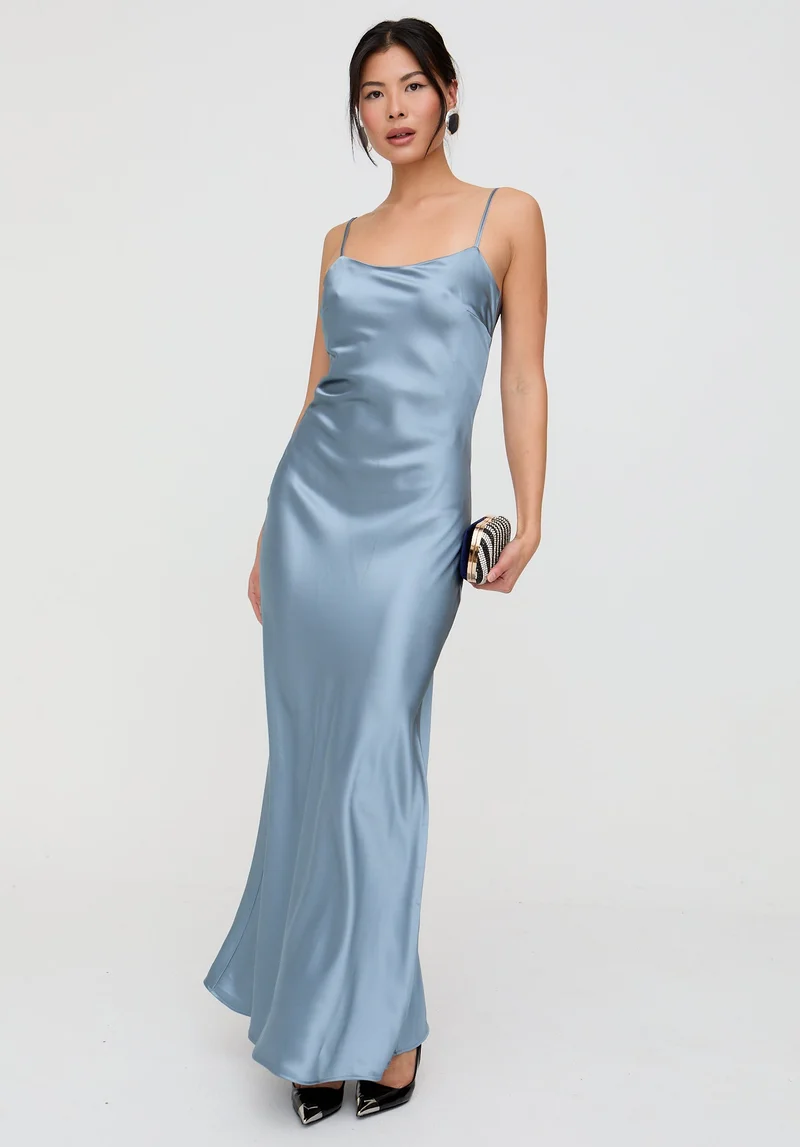 ليلي وليونيل Roxy Spaghetti Strap Maxi Dress In Blue