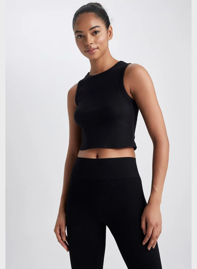 DeFacto Woman Sleeveless Cropped Fit Knitted Tank Top