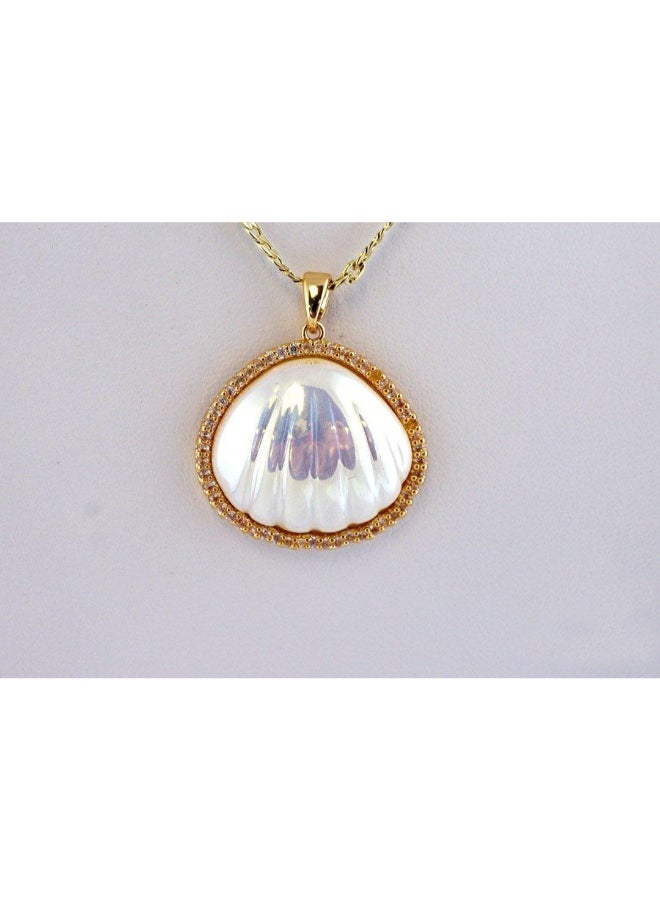 The Black Pearl Accessories Golden Stainless Steel Glowy White Clamshell Penant Necklace - Image 3