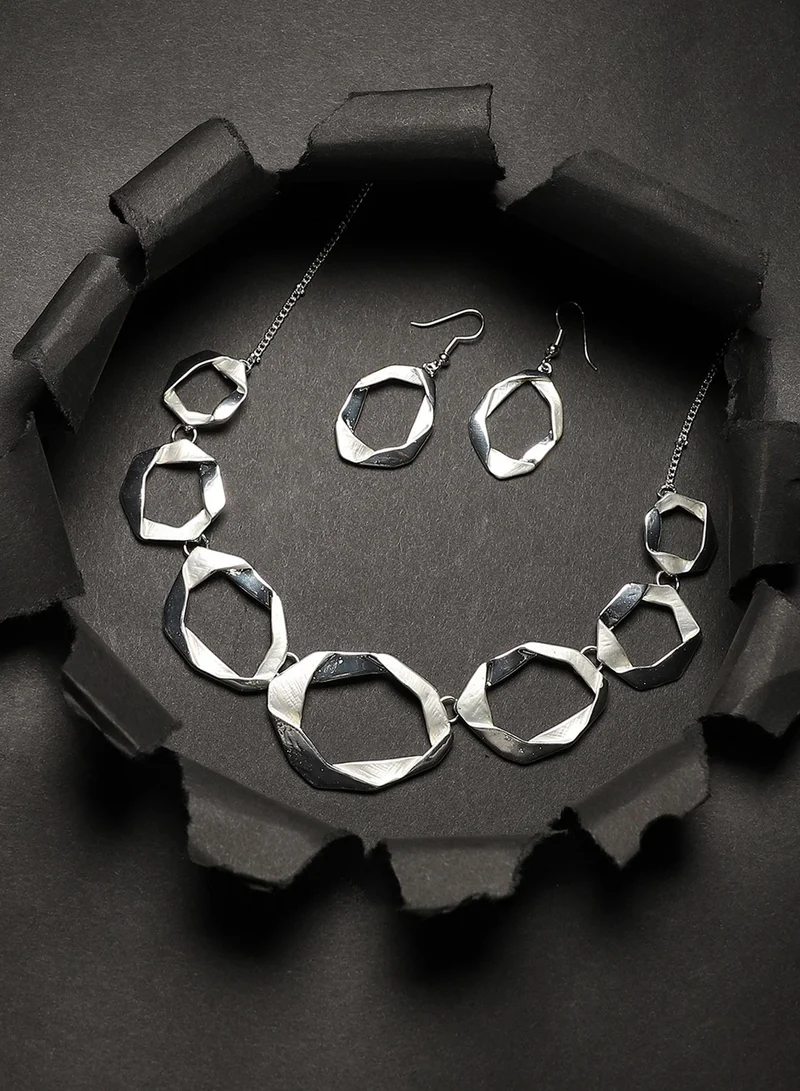 SOHI Metallic Twisted Artificial Jewellery Set