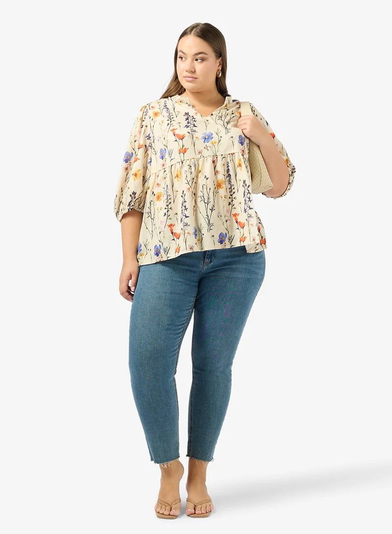 Ginger Plus Floral Gather Detail Top