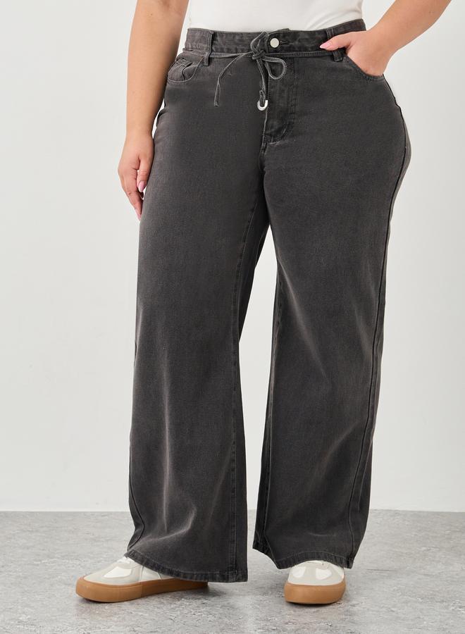 ستايلي بنطال جينز بمقاس كبير وقصة أرجل واسعة - Image 2