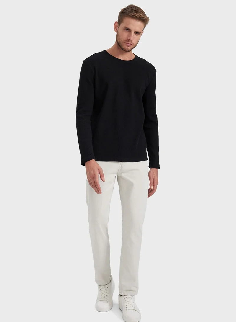 DeFacto Essential Sweatshirt