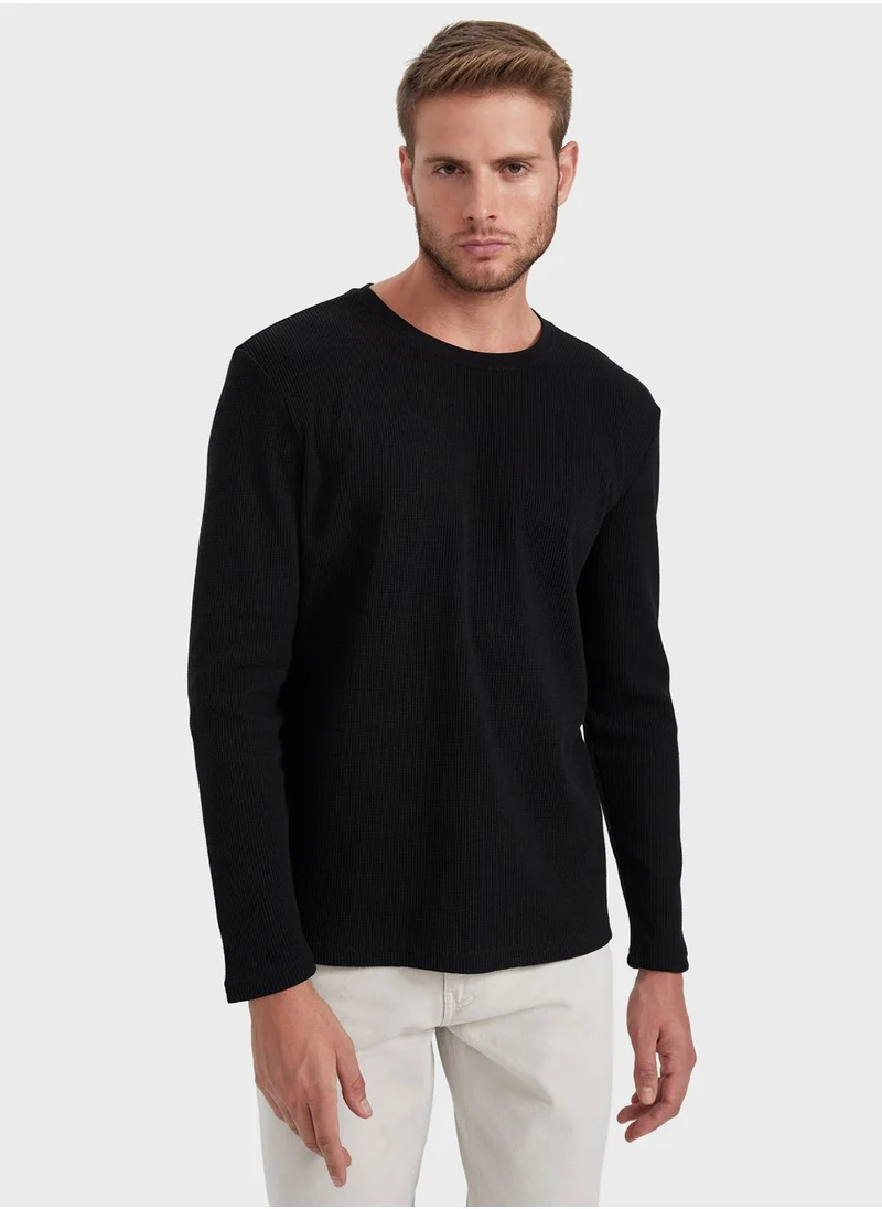 ديفاكتو Essential Sweatshirt