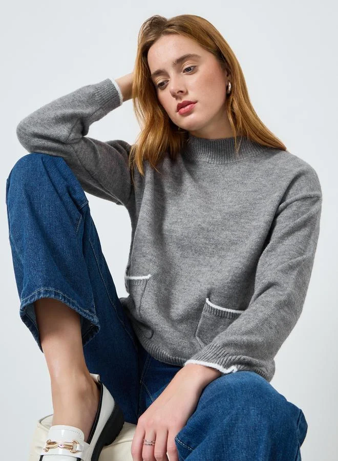 تايك تو سويتر سادة بأكمام طويلة وتفاصيل جيب