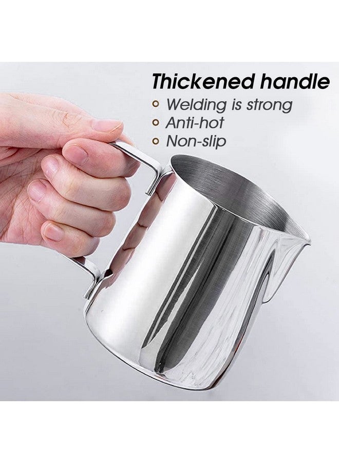 Zeitel زيتل® إبريق حليب رغوي مع مقياس من الفولاذ المقاوم للصدأ لإبريق حليب الإسبريسو لرغوة الكابتشينو بارستا إبريق بخار الحليب كوب مع قلم تزيين فن اللاتيه 20 أونصة - Image 4