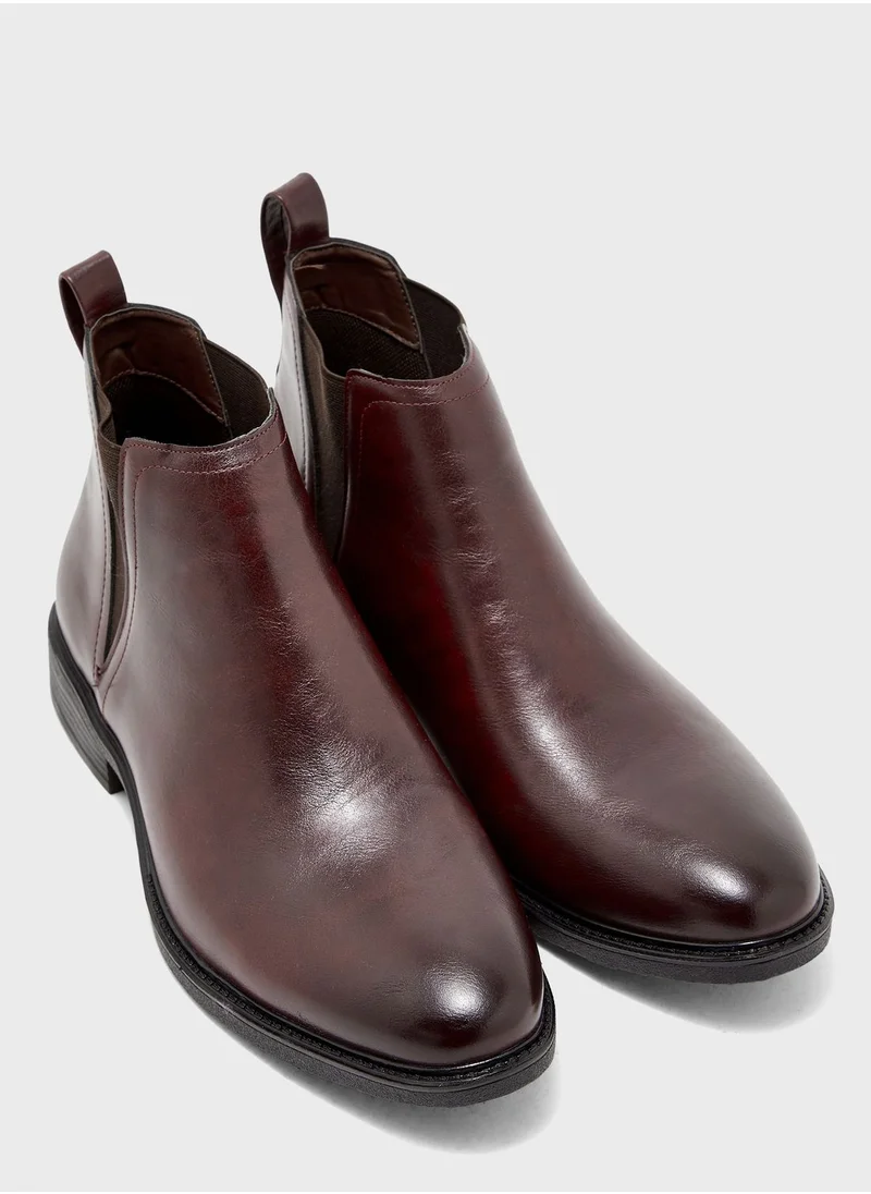 روبرت وود Faux Leather Chelsea Boots