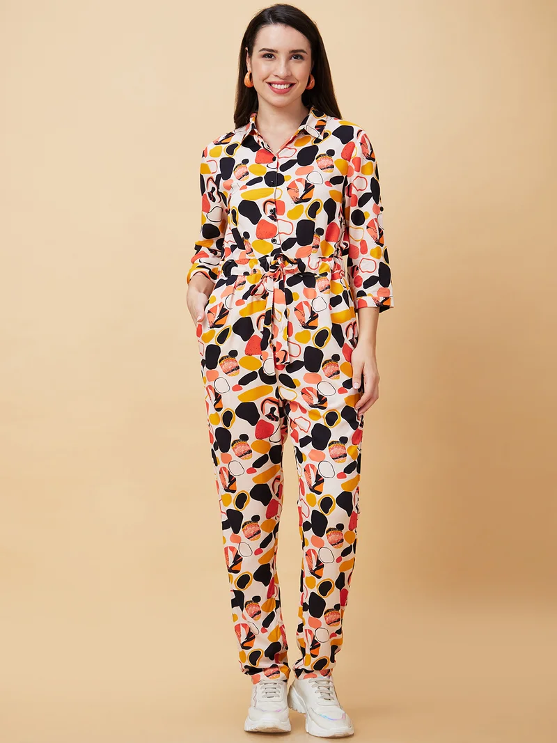 جلو باص جمبسوت نسائي جلوبس بيج بياقة قميص وربطة خصر بطبعة