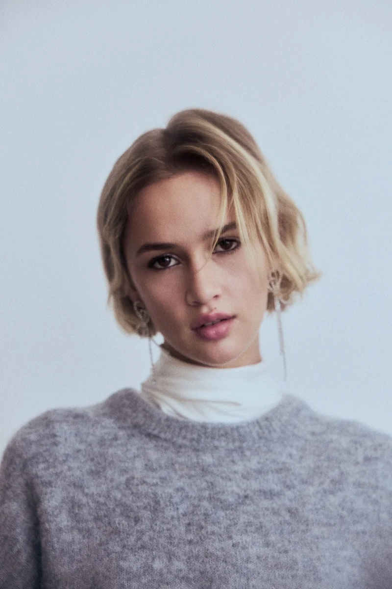 اتش اند ام كنزة من مزيج الألبكا بقصّة فضفاضة