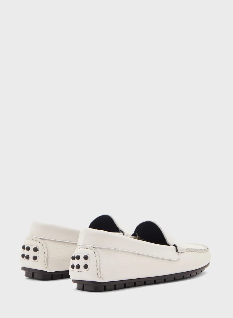 ZARSSEN Bianco Moccasins