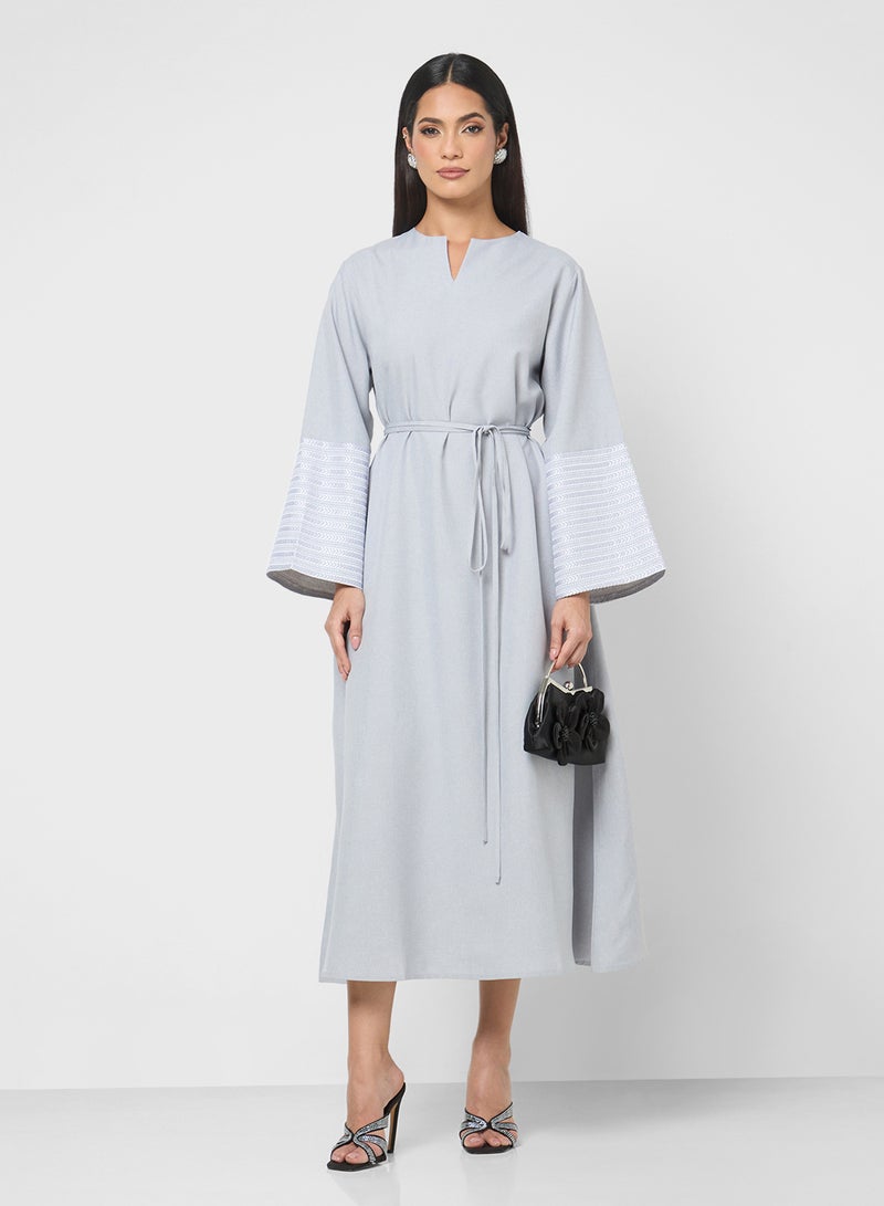 Khizana Abaya With Patterned Sleeves - Image 1