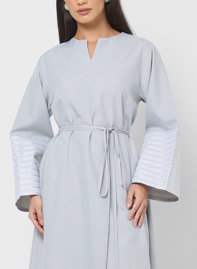 Khizana Abaya With Patterned Sleeves - Image 3