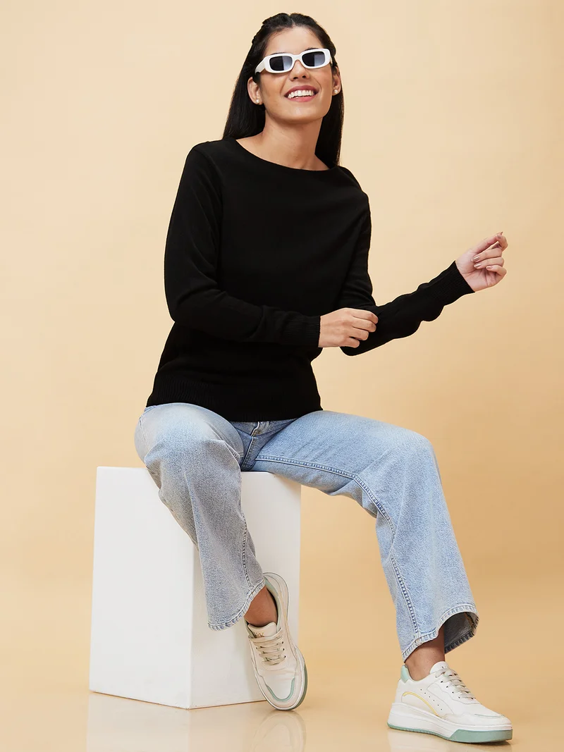 Women Black Round Neck Acrylic Pullover Sweater