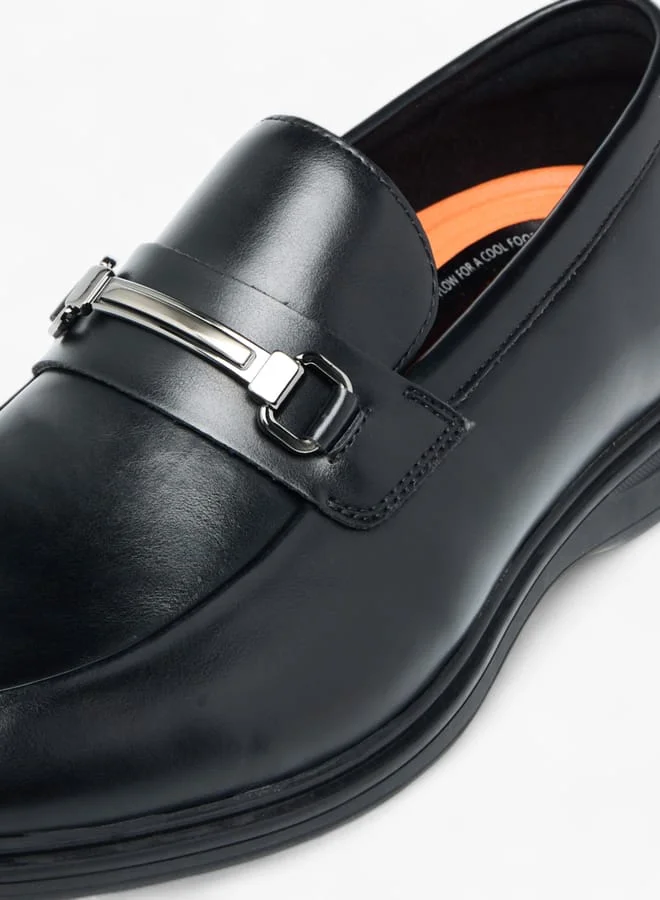 لو كونفورت Mens Solid Slip-On Loafers With Metal Accent