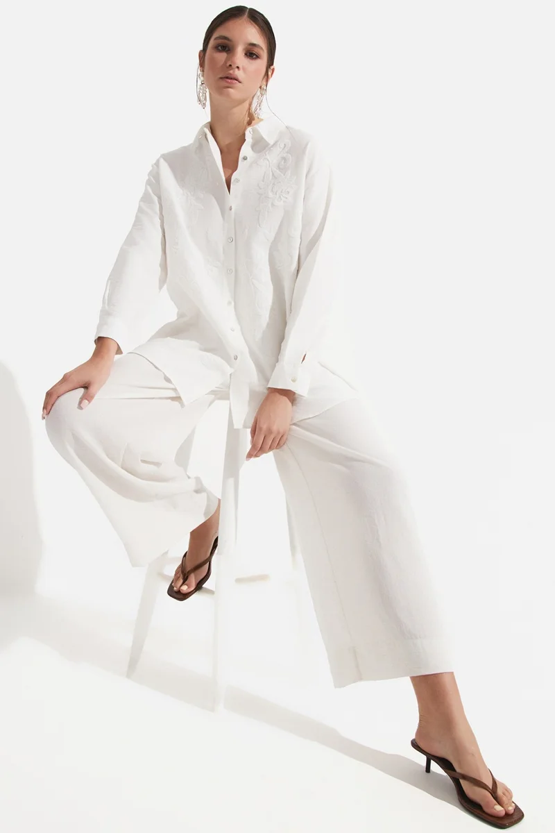 JUNE Women's Exclusive Oversize/loose Cut Linen Blend Embroidered Detail Shirt