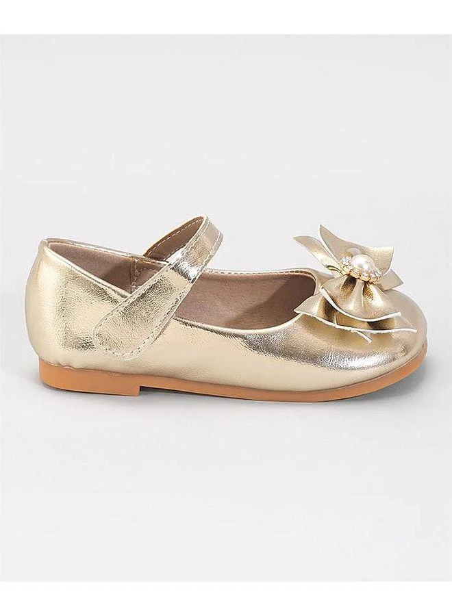 Mark & Mia Mark & Mia Bow Detailed Pearl & Rhinestones Embellished Velcro Closure Ballerinas - Gold
