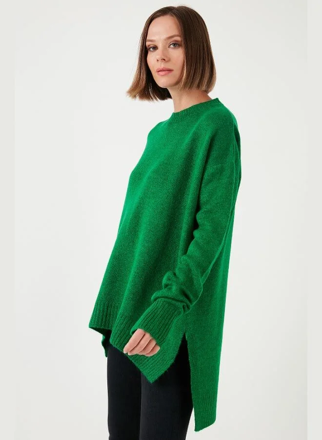 ليلا كنزة نسائية بياقة دائرية وفتحة جانبية من ليلى