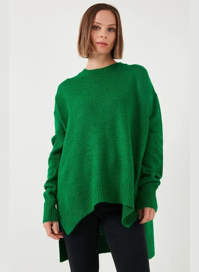 ليلا كنزة نسائية بياقة دائرية وفتحة جانبية من ليلى