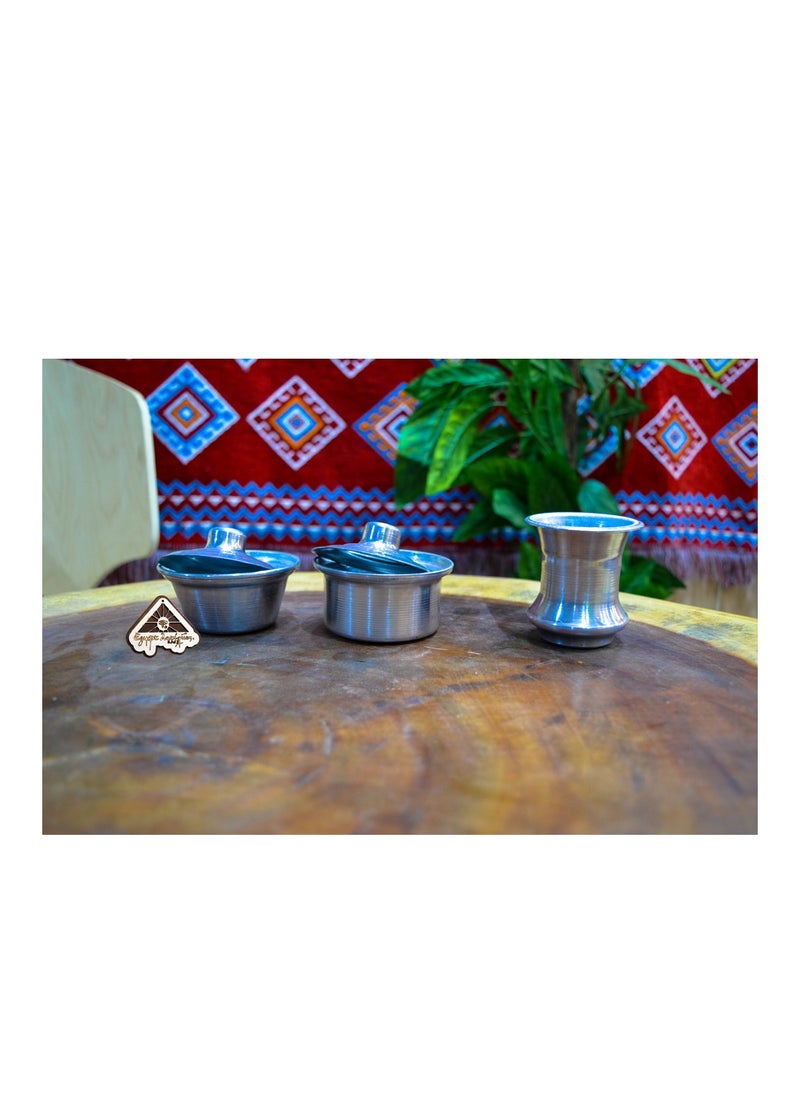 Egypt Antiques The art of small figures, 2 pots and an ammonia basin, handmade by Egypt Antiques  - Image 1