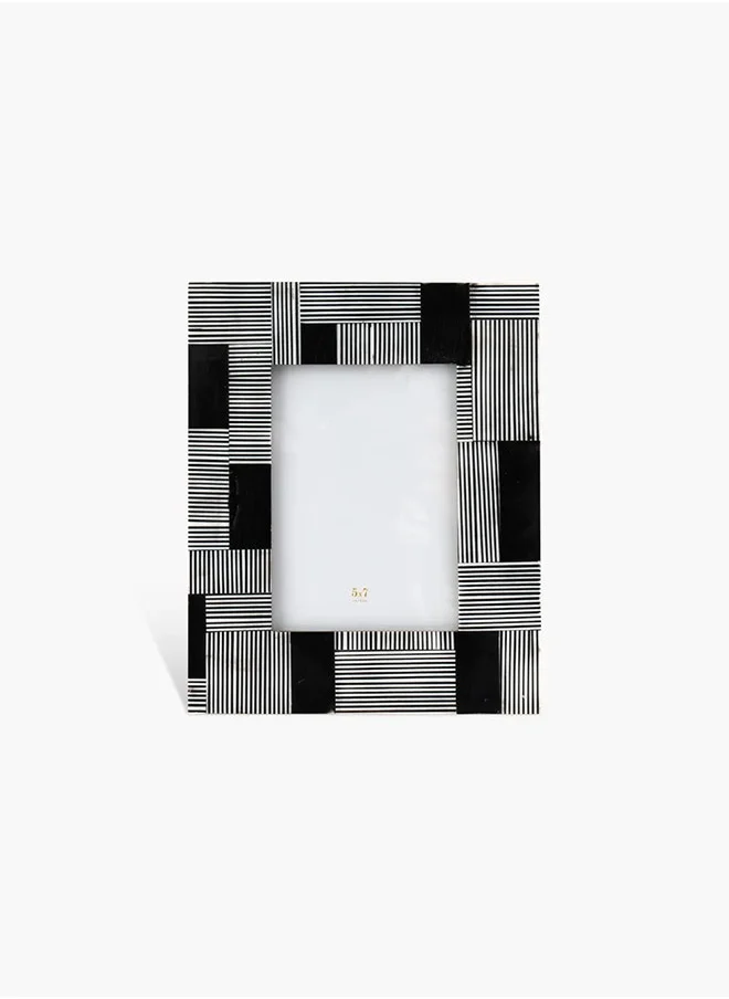 تو إكس إل هوم Photo Frame WH/BLK 5x7" 13x18cm-4075F57