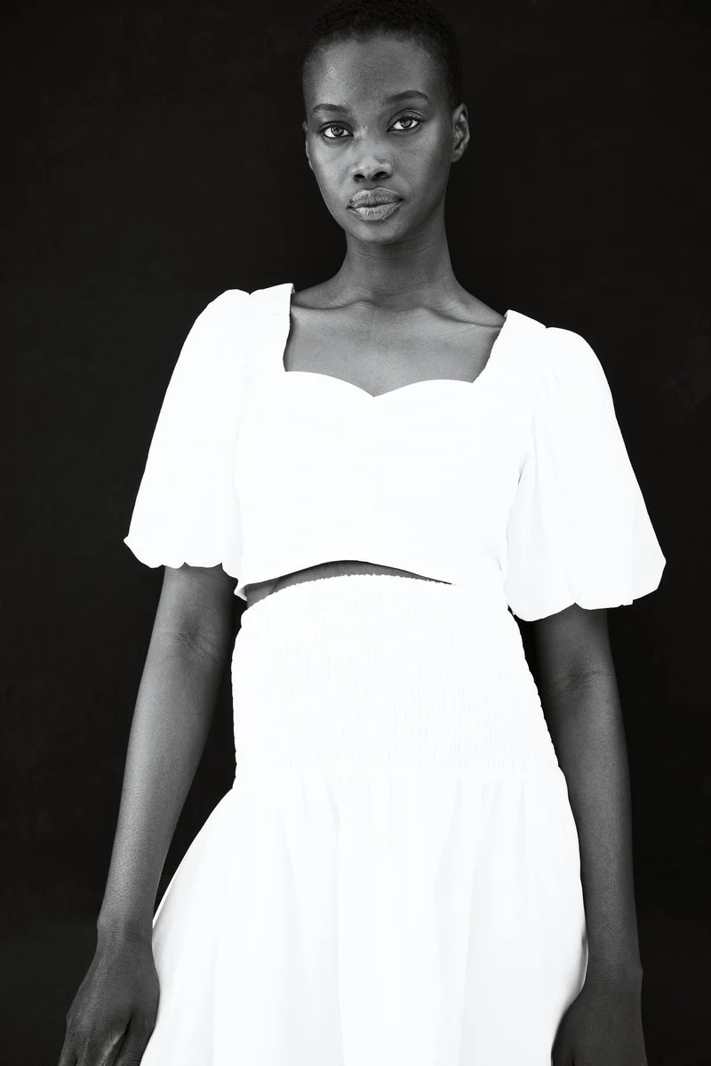 اتش اند ام بلوزة قصيرة من تشكيلة ماما